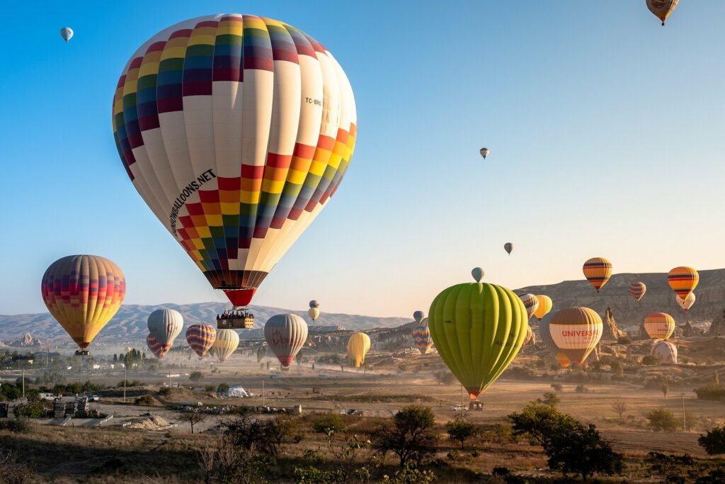 Cappadocia, salah satu destinasi wisata yang bisa ditambahkan di paket umroh. sumber: allianz.co.id