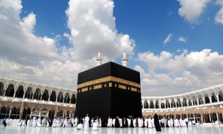 Bekerja sama dengan komunitas umroh backpacker, Sumber: phinemo.com