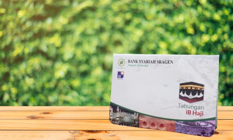 Syarat membuka tabungan haji, Sumber: banksyariahsragen.com