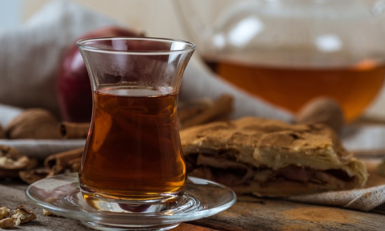 Sajian teh arab dalam paket umroh, Sumber: roubashahin.com.au