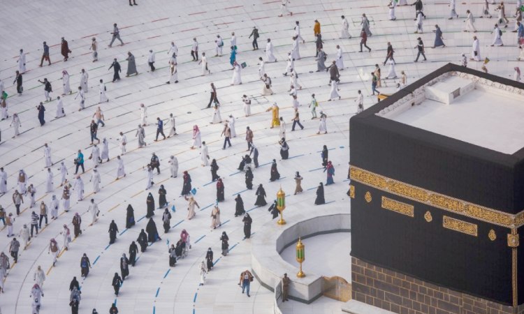 Persiapan umroh di musim dingin, Sumber: omanobserver.om