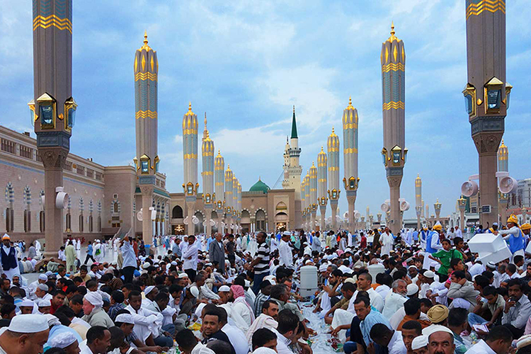 Umrah ramadhan, Sumber: risalahtour.com