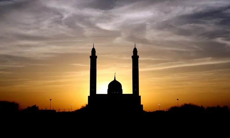 Sholat isyraq dilakukan ketika matahari terbit, Sumber: liputan6.com